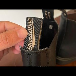 Blundstone women’s dress Chelsea boots- Black